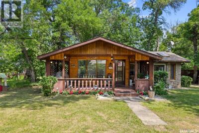 31 F-2 Smales CRESCENT, B- Say- Tah 31 F-2 Smales CRESCENT, B- Say- Tah